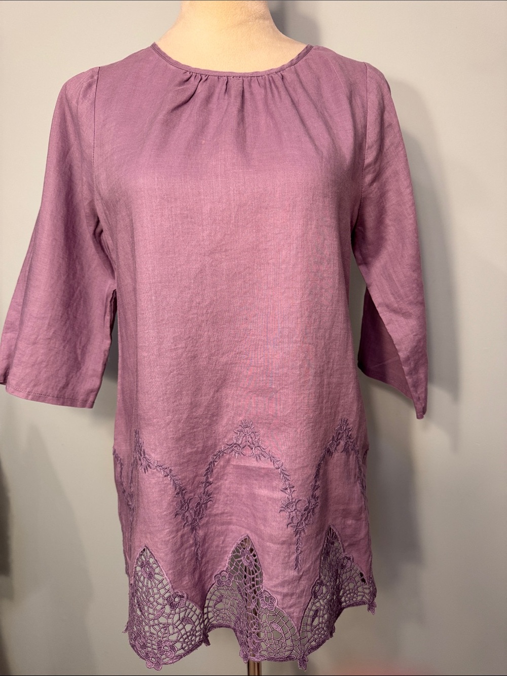 E-In lavender Embroidered line Tunic Top Size S/M